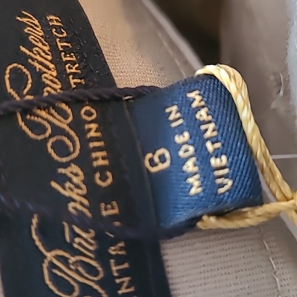 New with tags Brooks Brothers pants.  Size 6 - Picture 8 of 10